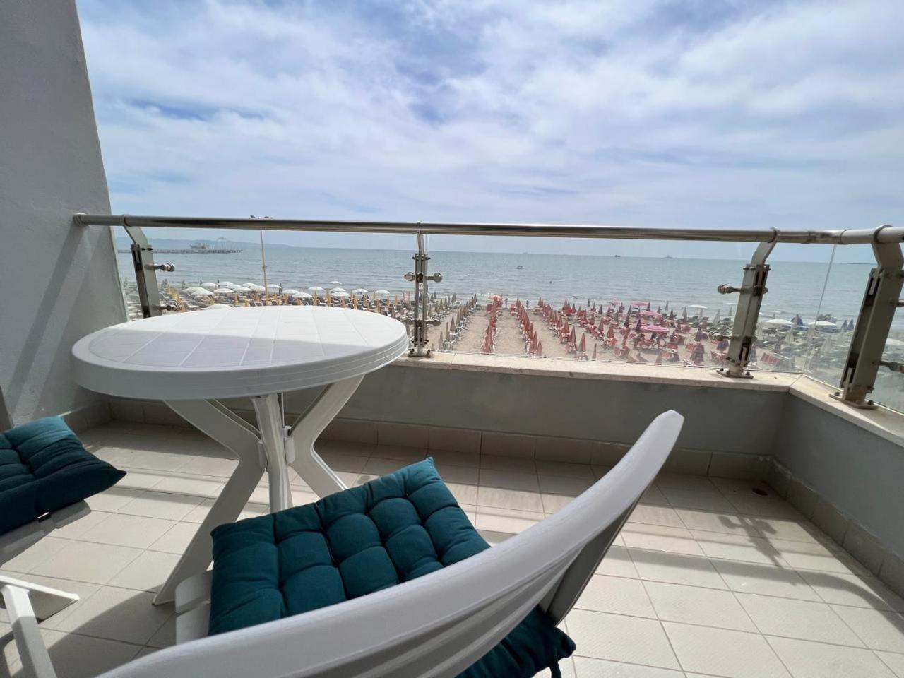 Sea View-Apartment On The Beach - Durrs2 Durrës Extérieur photo